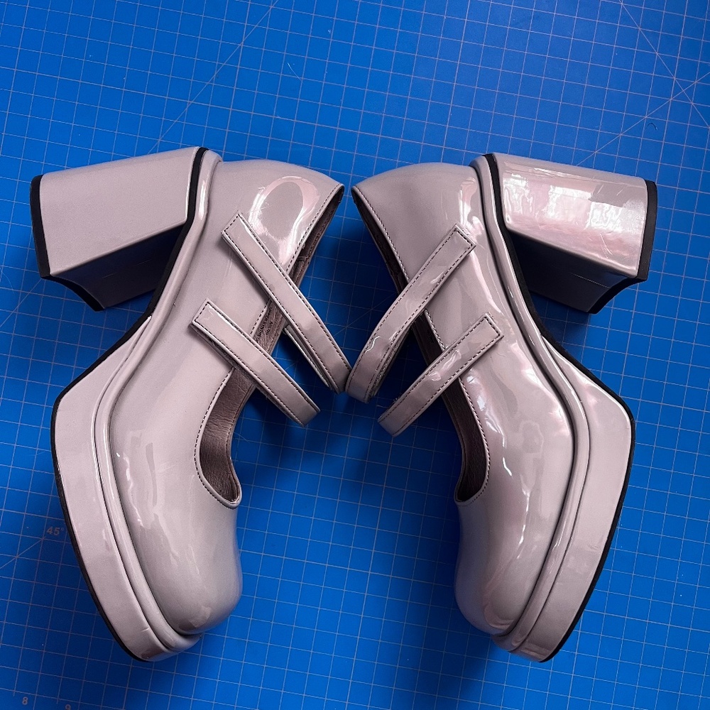 Gray Patent Jeffrey Campbell Arlon Mary Janes Size 8.5 GUC *with a few flaws*